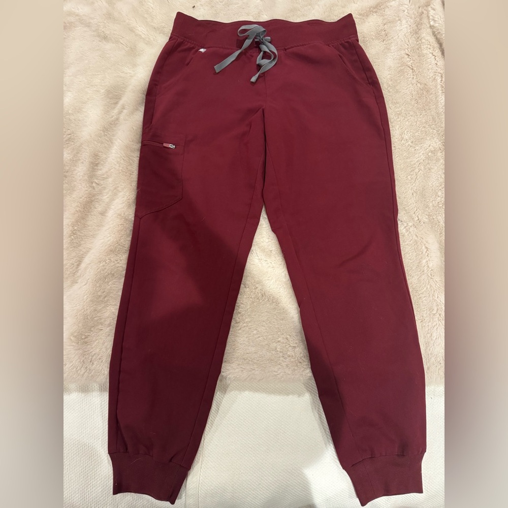 Figs Women’s Maroon Zamora Jogger Pants